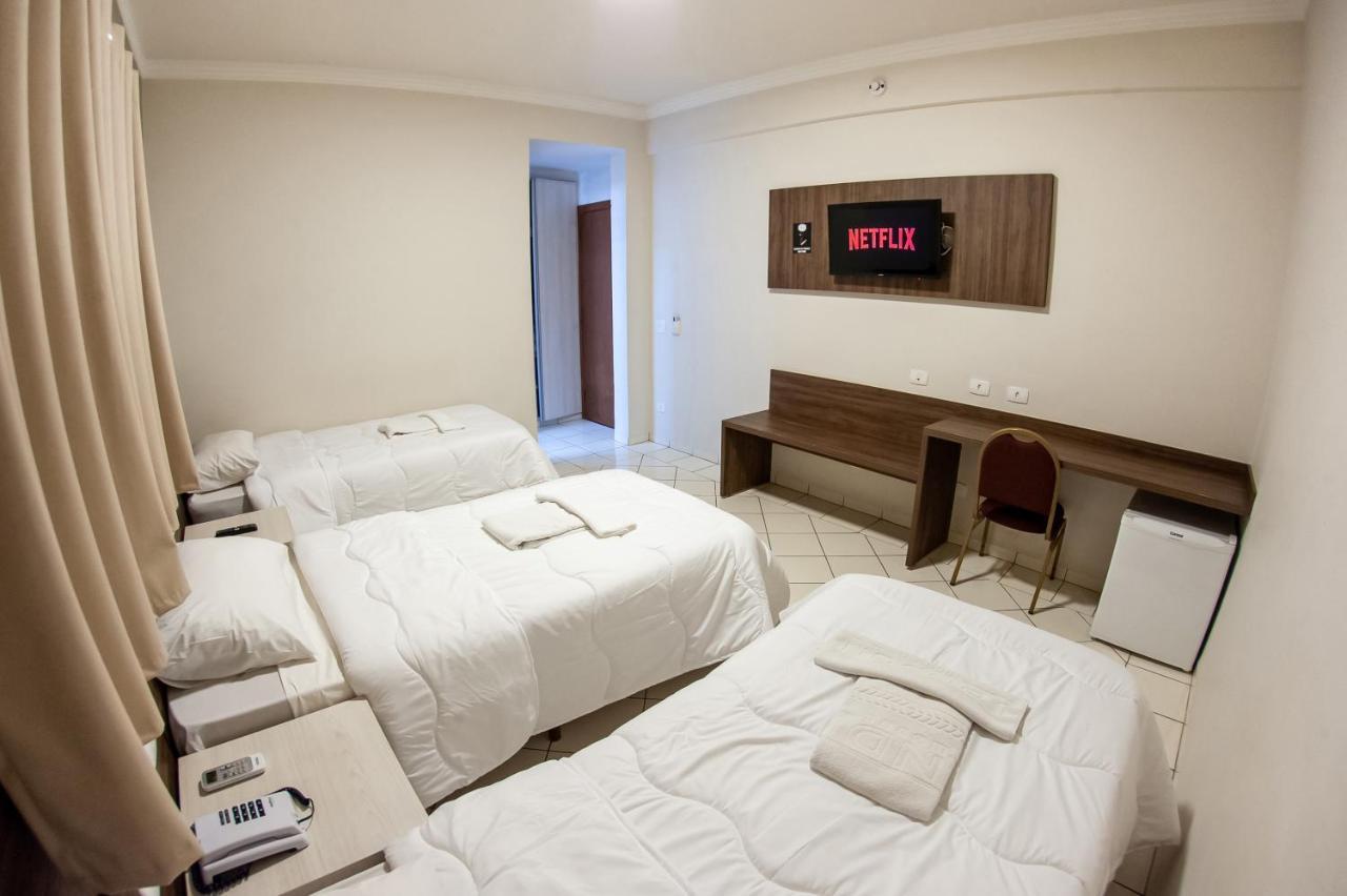 London Hotel Londrina Zimmer foto