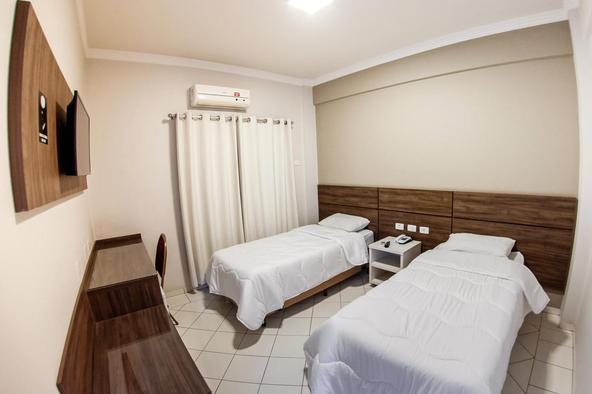 London Hotel Londrina Zimmer foto